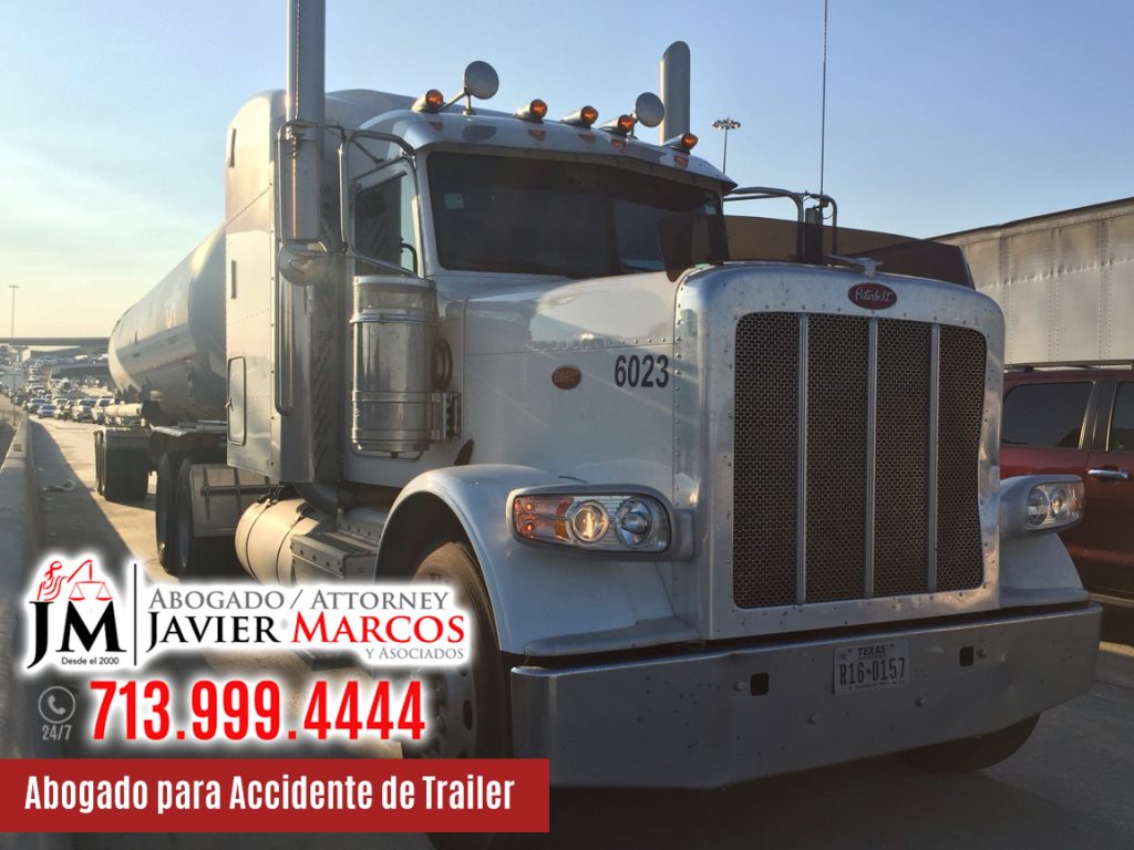 Abogado de Accidente de Trailer | Abogado Javier Marcos | 713.999.4444