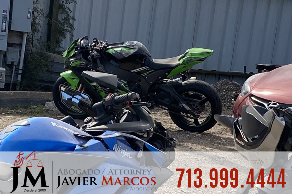 Conducir distraido causa Accidentes de Motocicleta | Abogado Javier Marcos | 713.999.4444