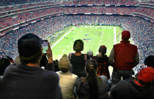 Multitud en un partido de fútbol de los Houston Texans