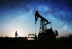 imagen de plataforma petrolera en Texas representativa de la industria petrolera