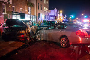Accidente automovilístico por la noche
