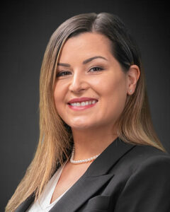 Abogada Kristin Suniga